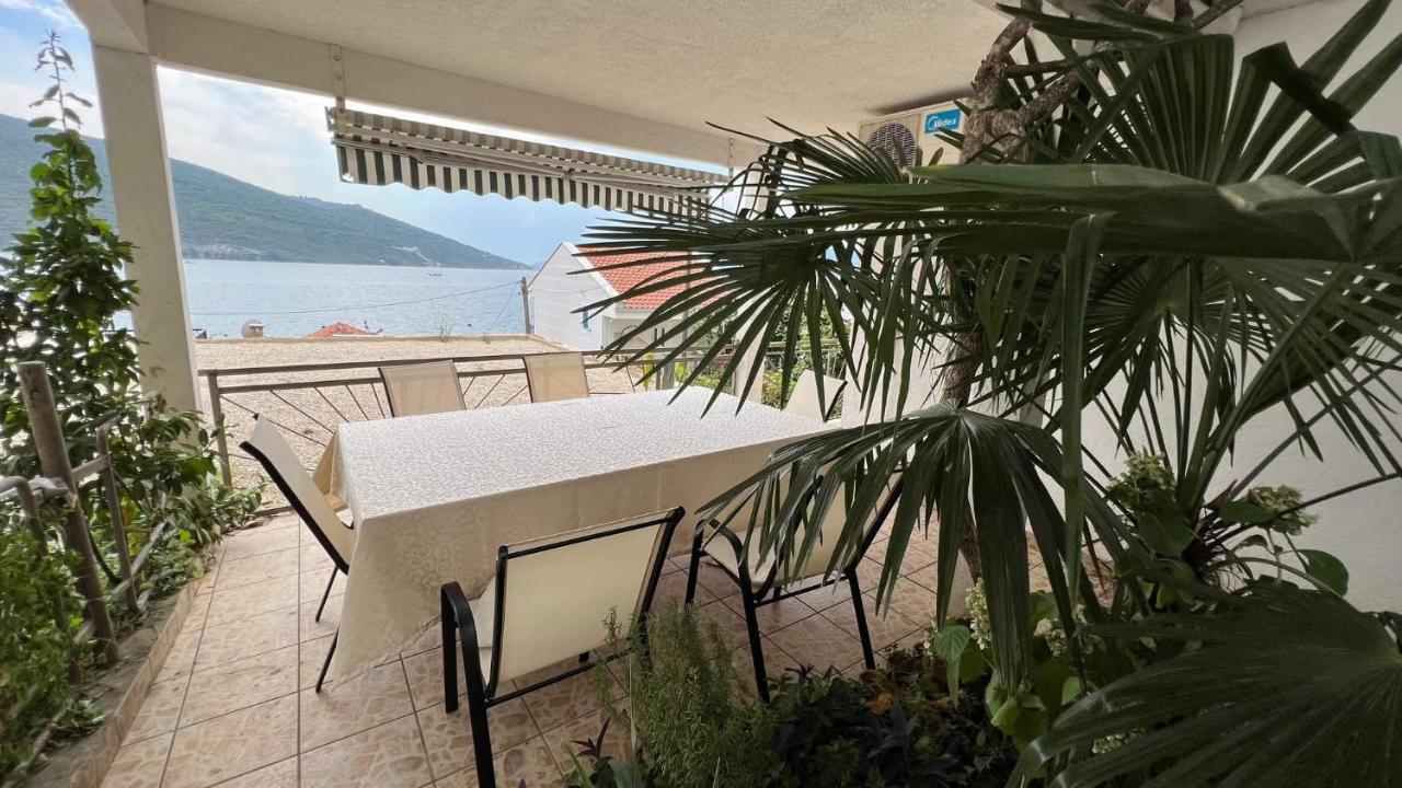 Villa Angelina Kumbor Exteriör bild